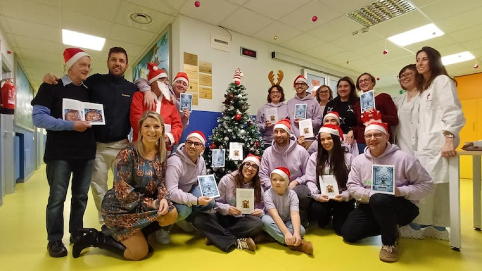 Rione San Rocco, donato libro al reparto di Pediatria di Borgomanero