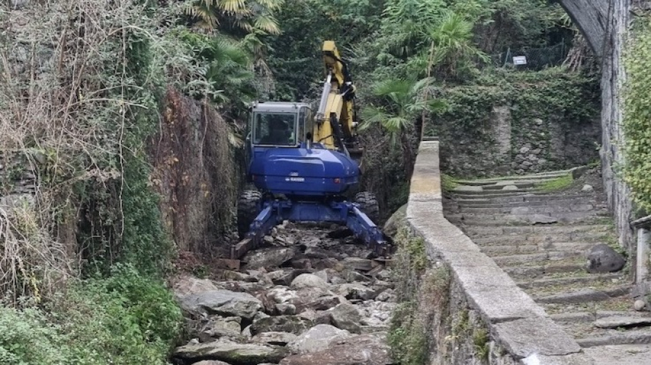 Lesa, iniziate opere di manutenzione del Rio Solcio