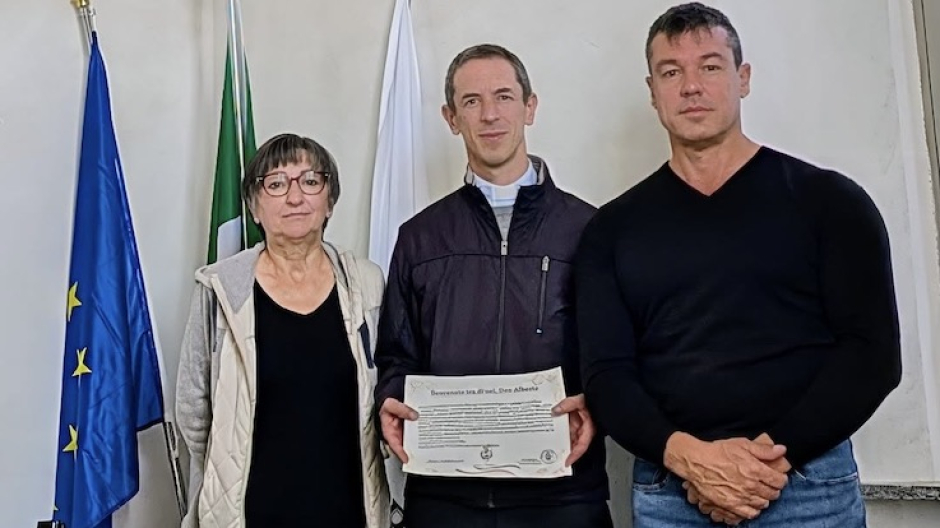 Pisano, il benvenuto ufficiale dell'amministrazione a don Alberto Bovio