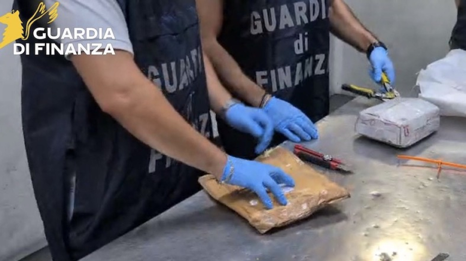 Gdf, operazione contro il traffico internazionale di droga all'aeroporto di Malpensa