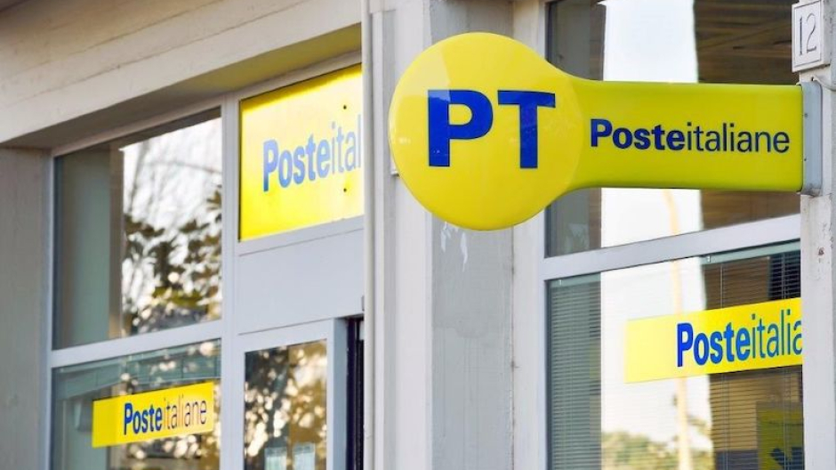 Novara, sventato furto all'ufficio postale di viale Manzoni. Un arresto in flagranza
