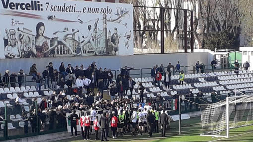 Pro con poca benzina: 1-1 con il Siena e contestazione. Foto