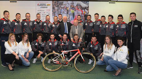 Arona, presentato il team Androni Giocattoli Sidermec