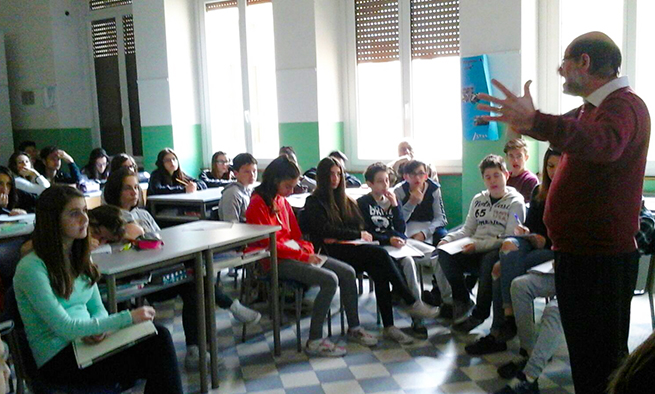 I campi di concentramento cinesi raccontati da Paolo Ferrante al liceo “Antonio Rosmini”