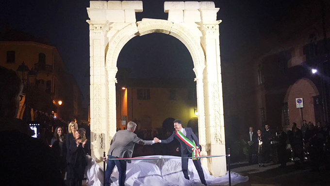 Gran finale a sorpresa per l'Arco di Palmira
