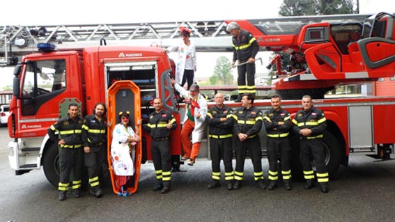 L'associazione "Il Pianeta dei Clown" ha donato attrezzature tecniche ai Vigili del Fuoco