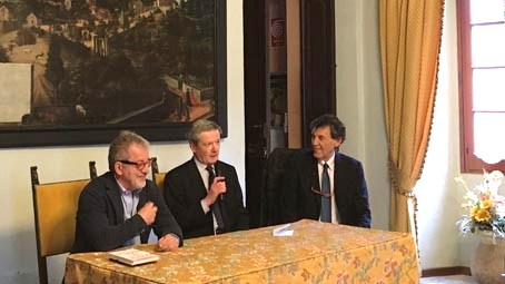 Orta, presentato il libro dell'ex ministro Maroni