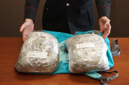  Fa un incidente con la moto e viene arrestato dai carabinieri: nello zaino 2 kg. di marijuana