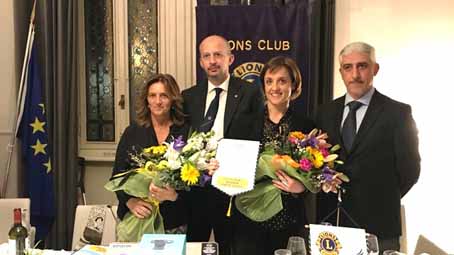 Lions Novara Ovest Ticino: donato set informatico al Questore
