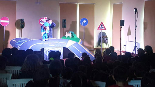Sicurezza stradale e bullismo i temi affrontati nelle scuole di Miasino. Foto