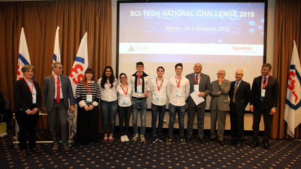 Gli studenti del Liceo Scientifico Antonelli vincitori della Sci-Tech Challange nazionale