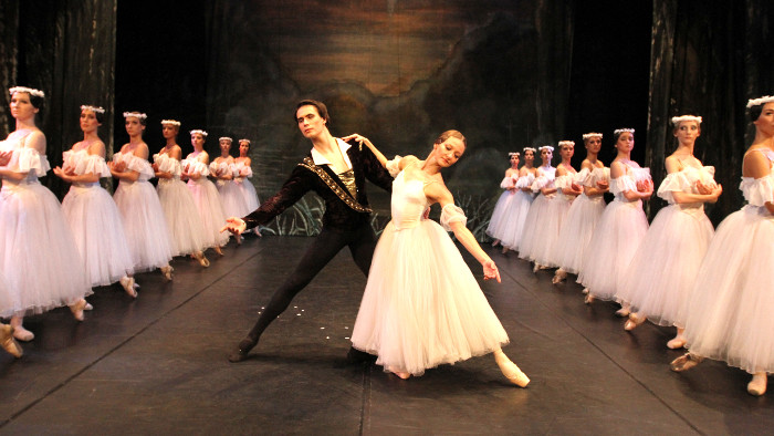 Il balletto "Giselle" al Teatro Coccia