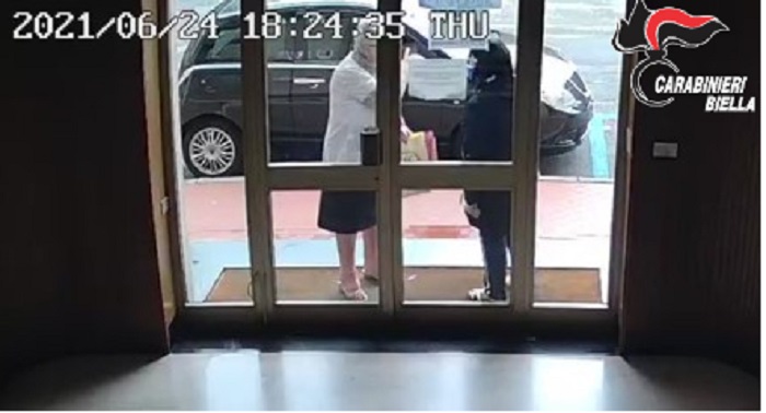 Furti in casa di anziani a Biella, Novara e Torino: i carabinieri arrestano tre sinti