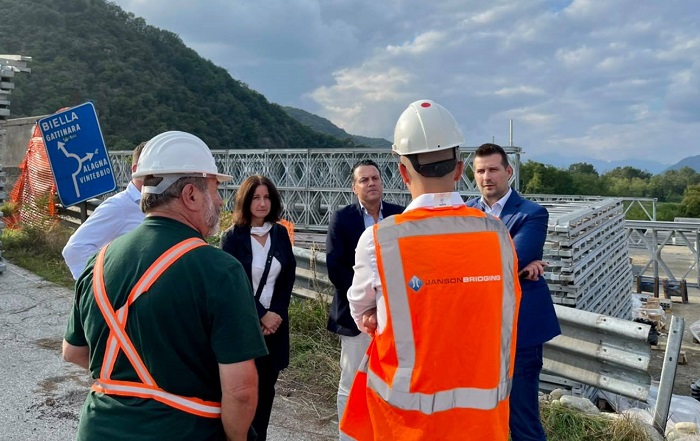 Ponte di Romagnano: la visita di amministratori e politici vercellesi