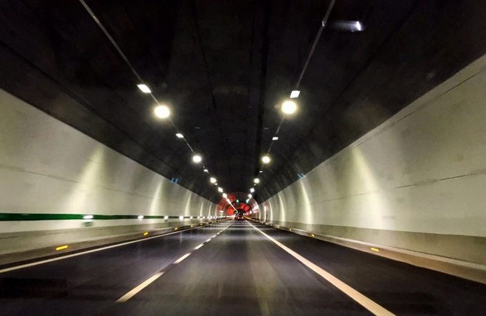 Lavori in galleria, A26 chiusa di notte tra Arona e Gravellona