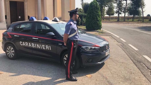  Galliate: non si ferma all'alt dei carabinieri e scappa con manovre spericolate. Denunciato