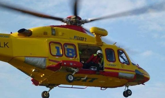 Grave incidente a Bogogno: auto contro moto. Centauro elitrasportato in ospedale