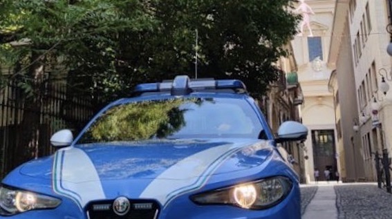 Novara, dichiara false generalità: arrestata una donna