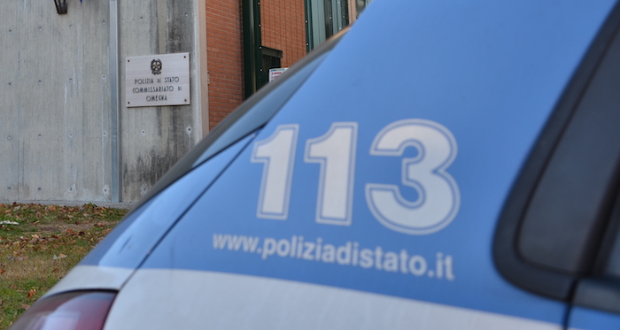 Tentata rapina al bancomat a Novara, l'esplosione devasta la filiale