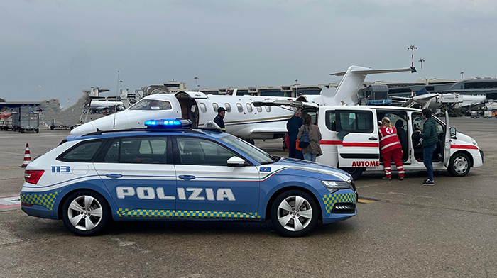 Staffetta in condizioni di emergenza ad un’auto medica: trasporto di organi 