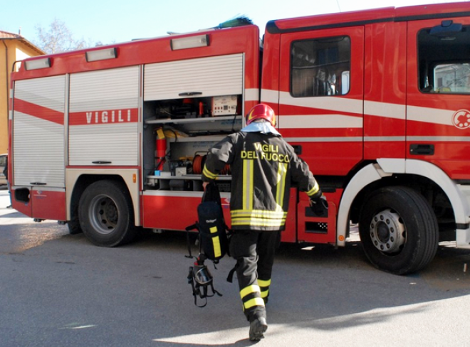 Incendio nei campi ad Agnellengo di Momo