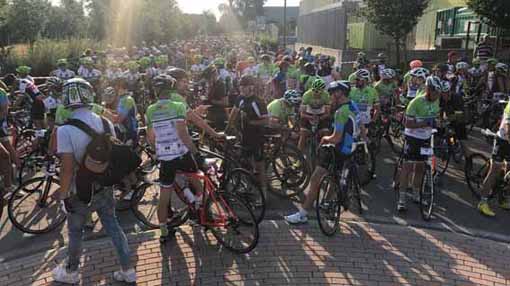 Domenica la seconda edizione della "Granfondo del Lago Maggiore" a favore di AriSla
