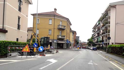 Oltre cento firme contro il doppio senso Cantoni-Mazzini-Turati. Il sindaco illustra le migliorie