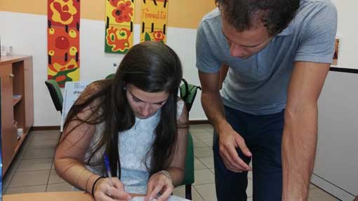Donazione del Leo Club all'Enaip di Arona per l'erogatore di acqua