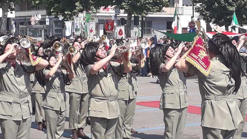 Arona, parata per le vie cittadine per la Festa della Repubblica. Foto