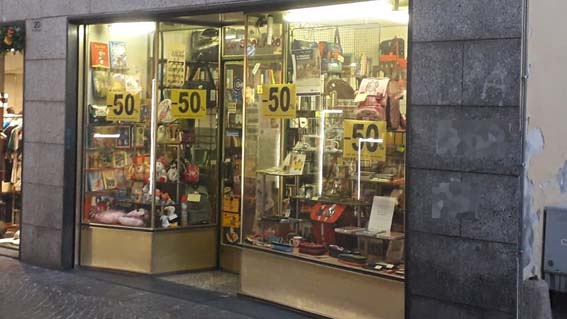 A fine anno chiude la storica cartoleria di via Cavour