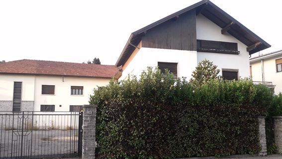 Arona, si sta completando l'abbattimento dell'ex salumificio