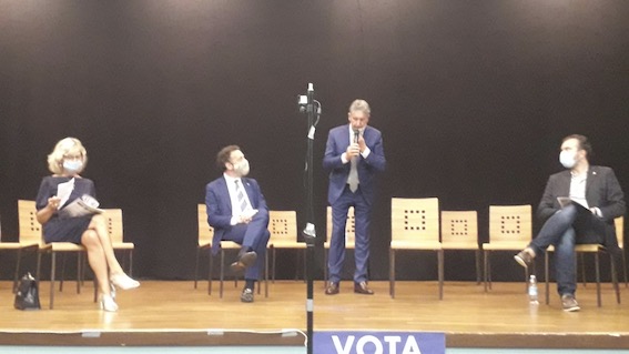 Elezioni amministrative ad Arona: presentato il candidato Monti e la sua lista. Foto