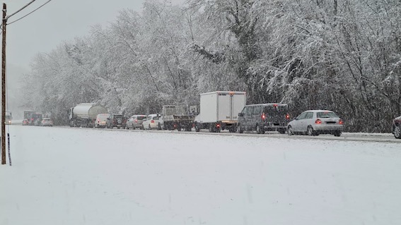 Neve, disagi anche al traffico autostradale