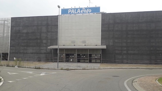Castelletto Ticino, il Comune  effettuerà indagini sulle fondazioni del palazzetto dello sport