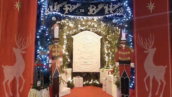 Stresa, aperto l'ufficio postale di Babbo Natale