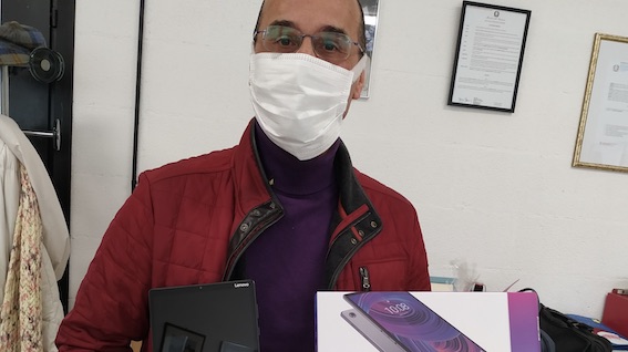 Varallo Pombia: donato un tablet all'IC "Andrea Camilleri"