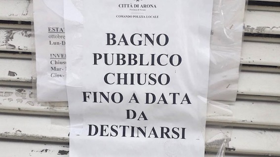 "Lago della Bilancia" evidenzia il problema della chiusura dei bagni pubblici