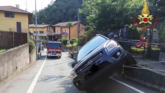 Incidente stradale autonomo ad Arona