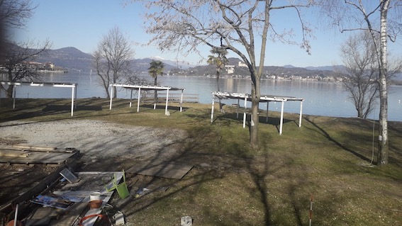 Arona, avviata la risoluzione contrattuale per la gestione del Lido