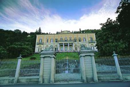 Meina, appello per salvare Villa Faraggiana