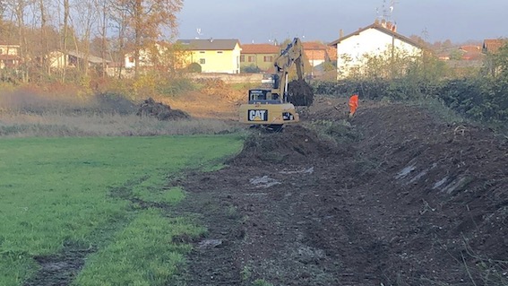 Barengo, iniziati i lavori per la strada di collegamento fra via Monsignor Brustia e la futura area ecologica