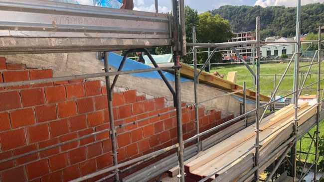Arona, proseguono i lavori alla sala polivalente