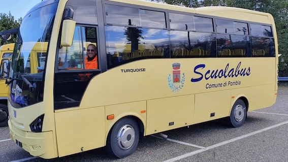 Pombia, entrato in servizio un nuovo scuolabus 