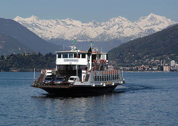 Lago Maggiore: venerdì bufera, passeggeri di un traghetto incolumi