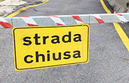 SS33 ad Arona, dopo il cedimentoi, traffico leggero deviato sulla viabilità comunale, quello pesante sulla A26