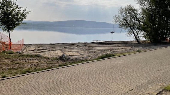Arona, quasi completata la nuova spiaggia cittadina