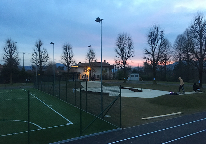 Lesa: i giovani tornano a utilizzare l’area sportiva dietro le scuole