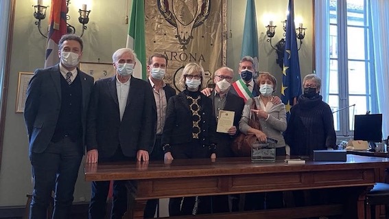 Arona, riconoscimento al presidente della casa di riposo al termine del suo mandato