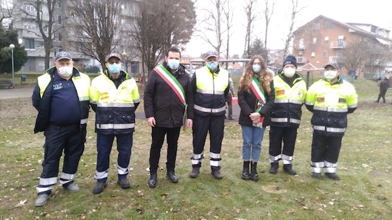 Borgo Ticino: presentati nuovi giochi al parco Salvo d'Acquisto
