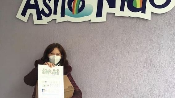 Arona, consegnati i primi calendari "Nati per Leggere"